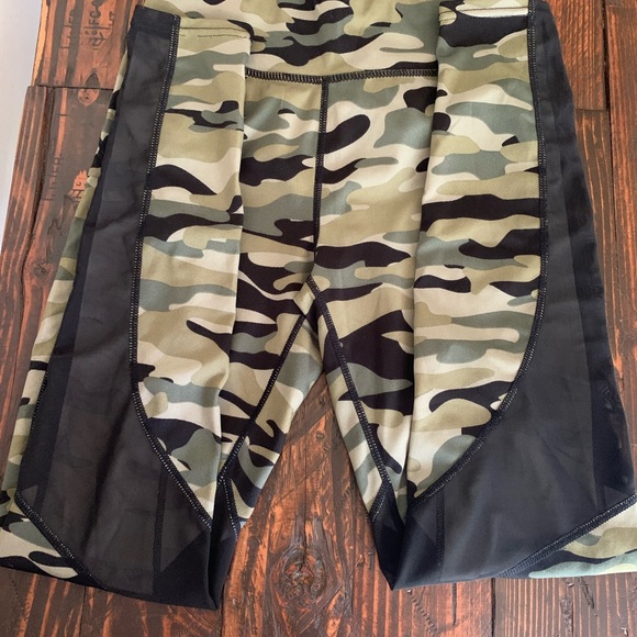 CAMO TIGHTS - Picture 4 of 4